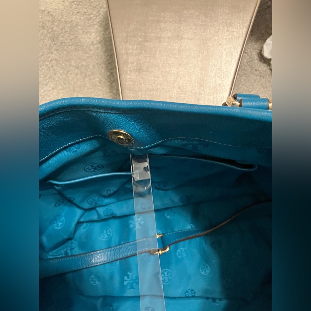 Tory Burch Amanda Hobo EUC Teal - Picture 6 of 16